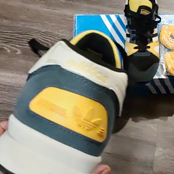 Adidas ZX 710 size 11 shoes - Picture 10 of 11